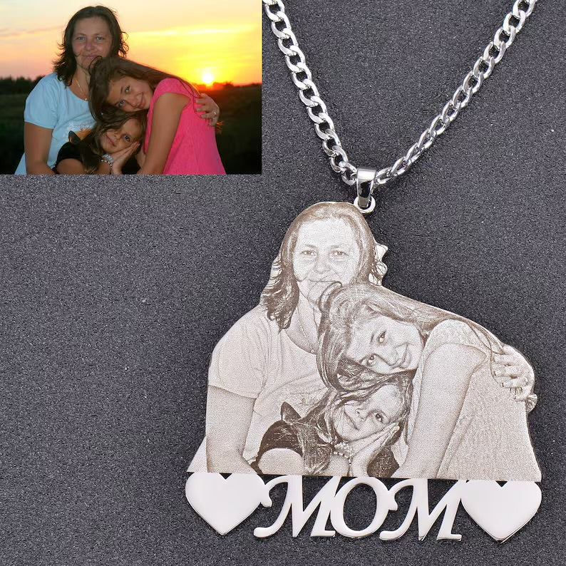 Custom Photo Necklace – Personalized Engraved Pendant in Gold or Silver